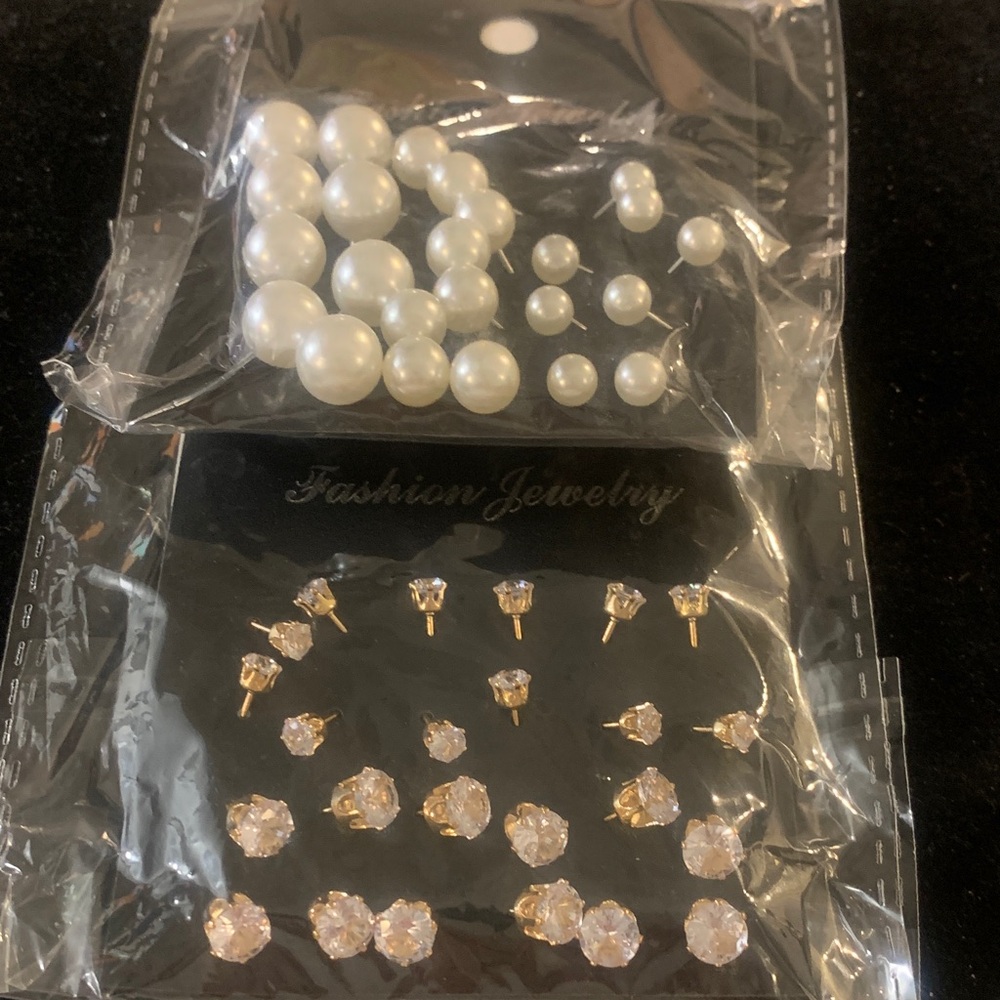 Elegant Pearl and Crystal Stud Earring Set